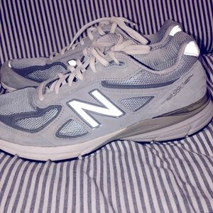 New Balance 990 v4 - Size 11.5 (Men)